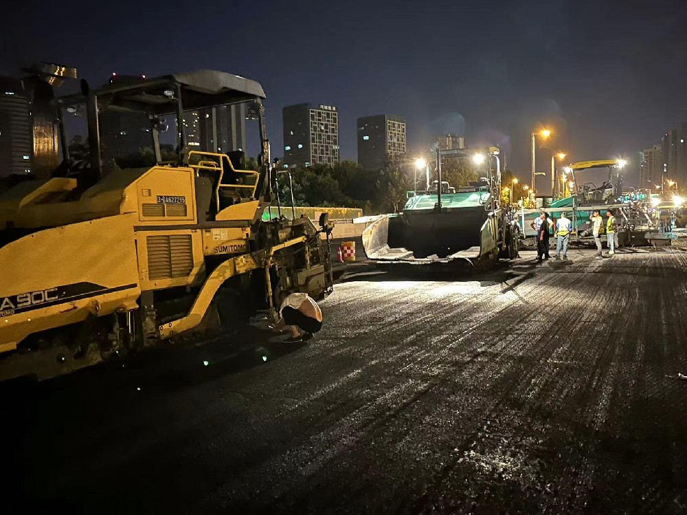 鄭州瀝青路面加熱及銑刨