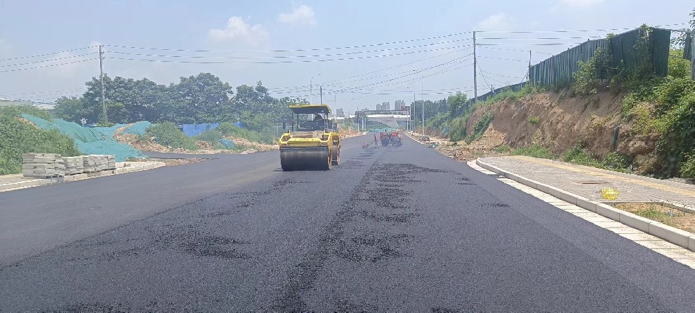 鄭州新密瀝青路面橫接縫處理——新密瀝青路面