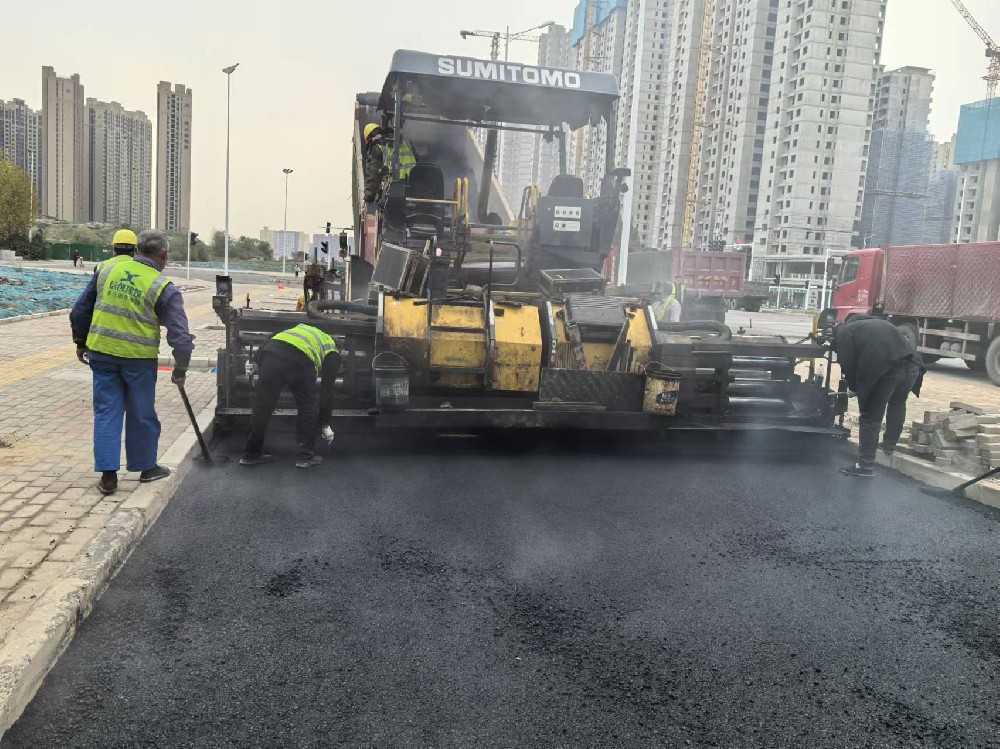 鄭州彩色瀝青路面施工步驟